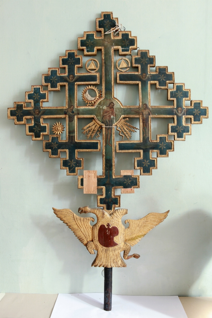 Cruce mare procesională (64 braţe)