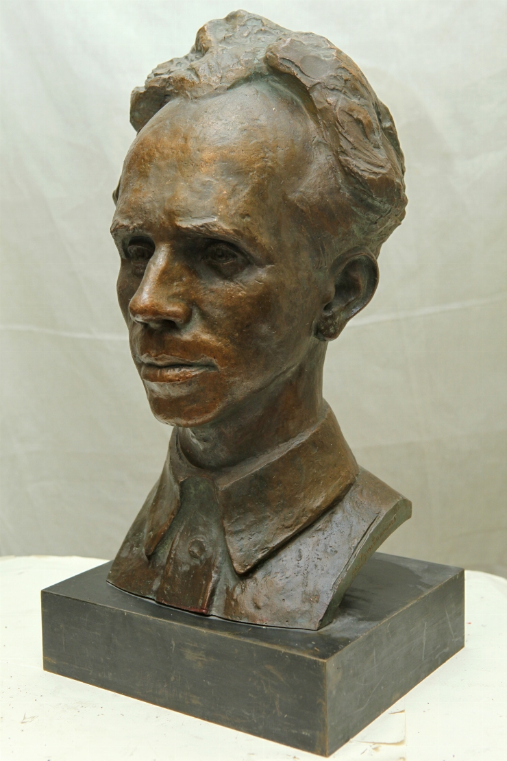 Bustul lui Nikolai Ostrovskii