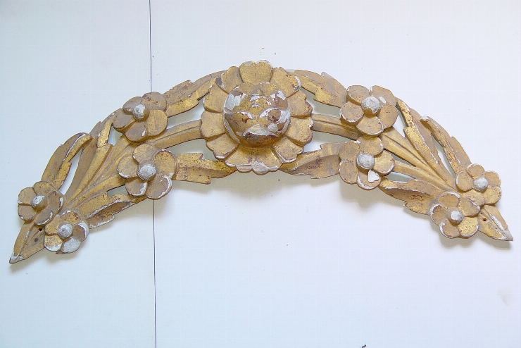 Fragment de decor sculptat