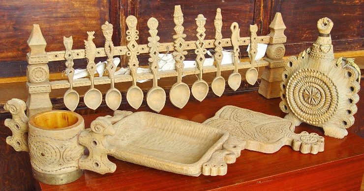 Poliţă din set decorativ 