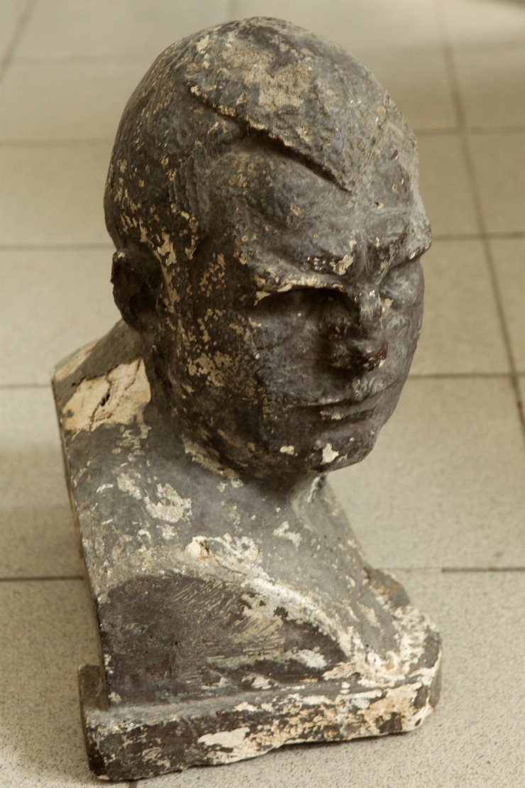 Portret (bust) de bărbat