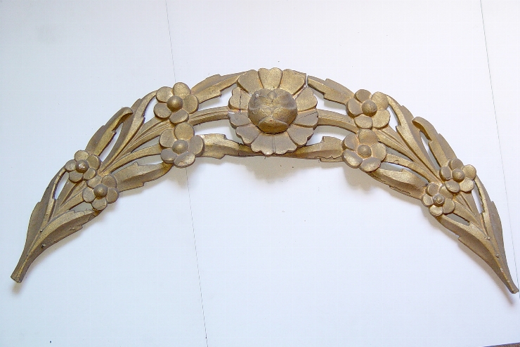 Fragment de decor sculptat