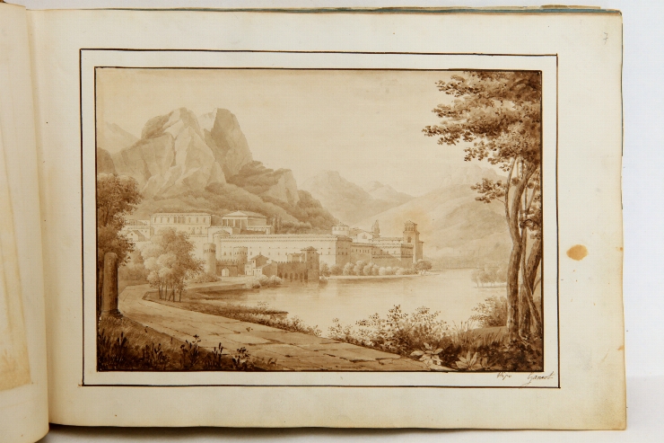 Castel lîngă rîu