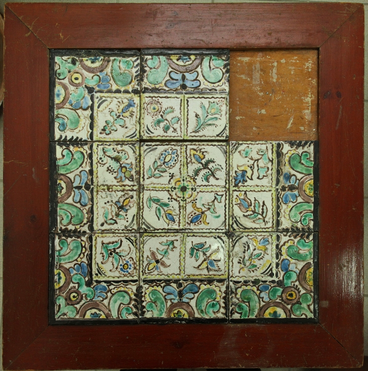 Măsuță (cu 9 plăci din ceramică)