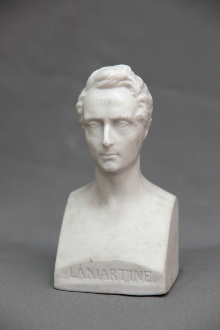Bustul poetului Alfonso Marie Louis de Lamartine