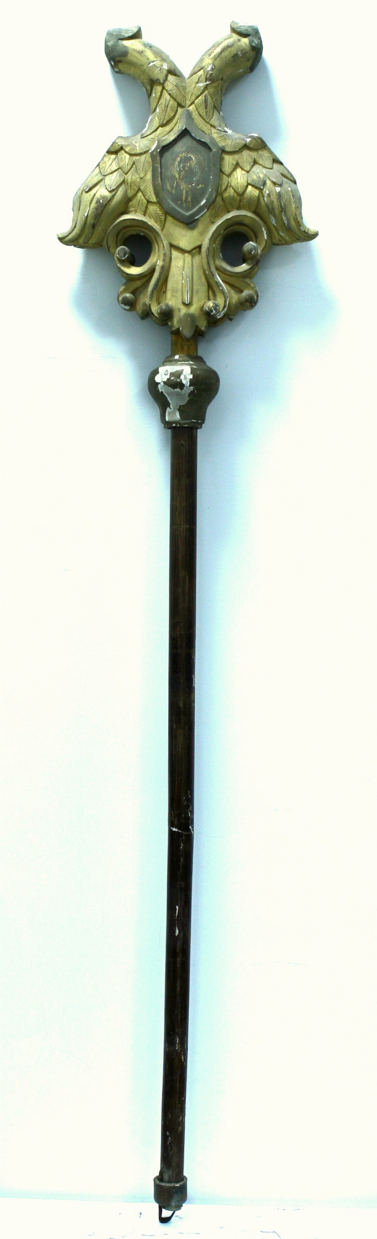 Obiect de procesiune cu vultur