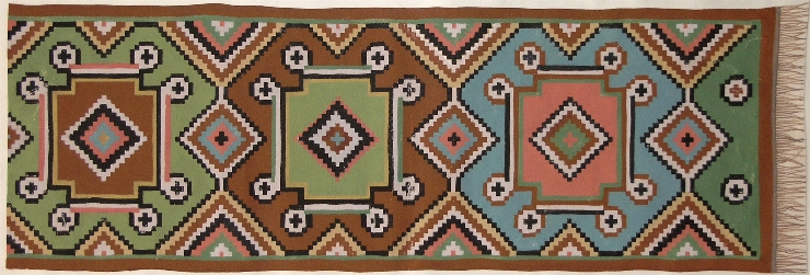 Fragment de covor-lăicer cu motive cruciforme