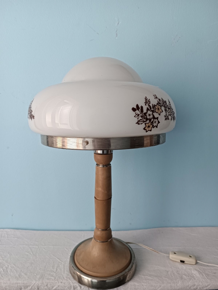 Lampă de masă