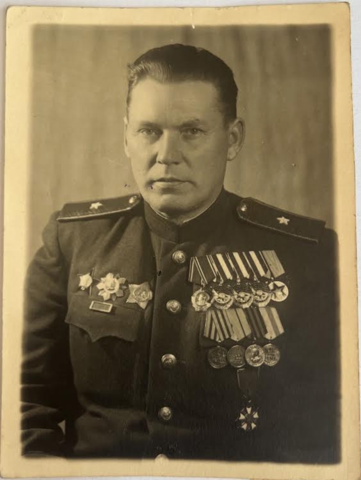 Fotografia generalului-maior Gorbaciov Mihail Alexandr