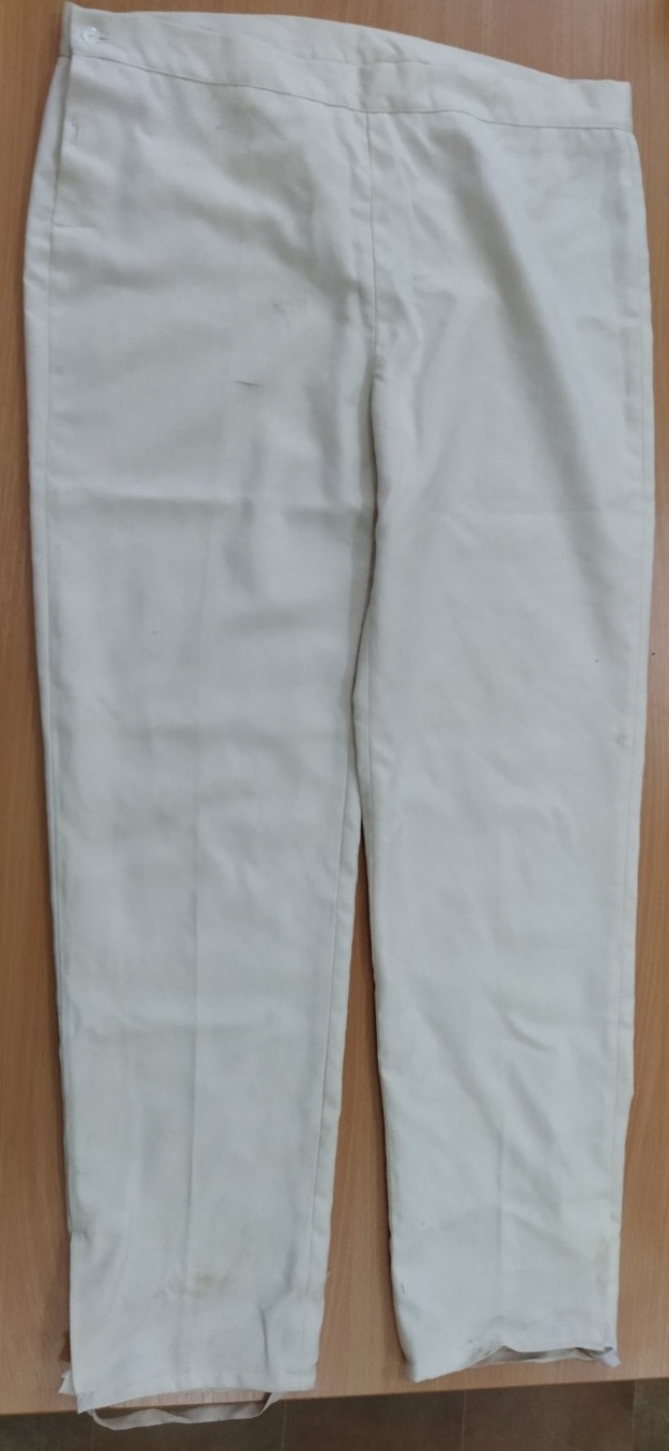 Pantaloni parte a costumului scenic