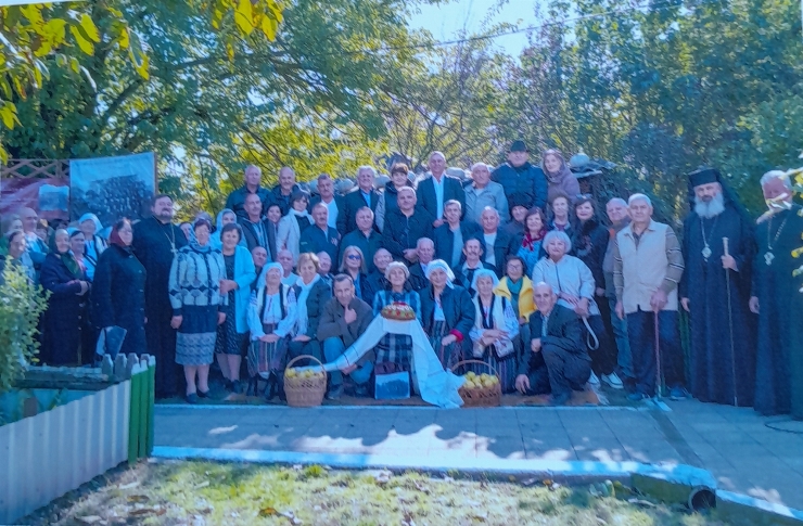 Foto ,,La sâsâiacul din curtea Ninei Gulpescu”