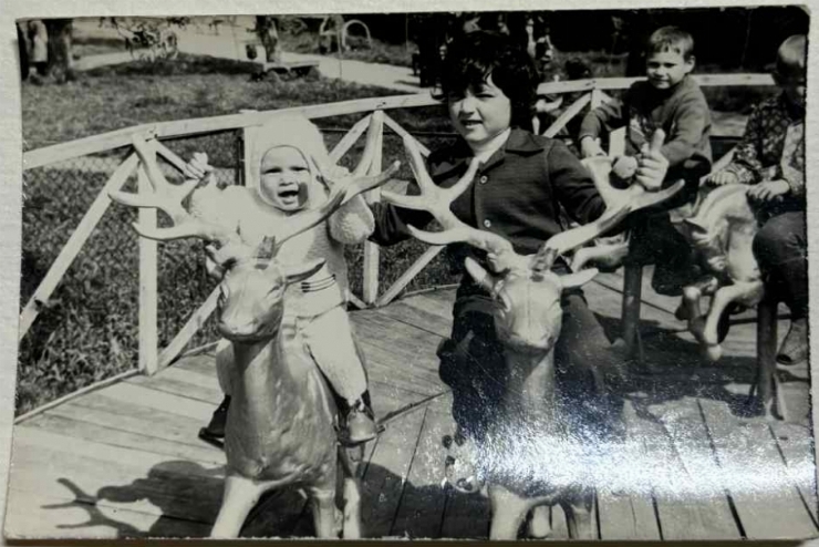 Grădina Publică din or. Edineț; Caruselul pentru copii