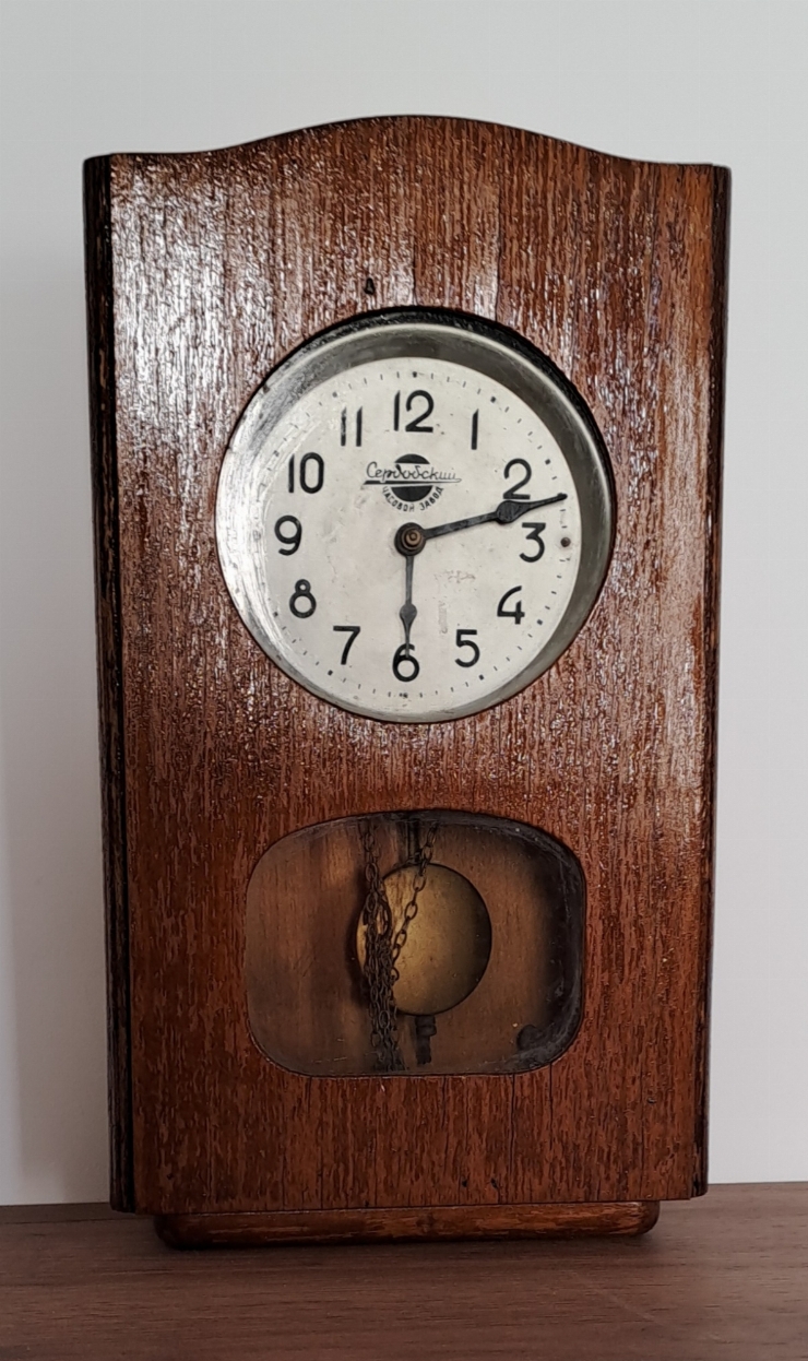 Ceas  de perete  cu  pendul