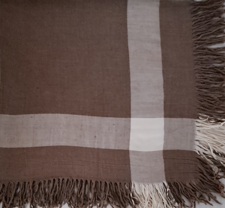 Basma  de lână  cu franjuri ( șalincă)