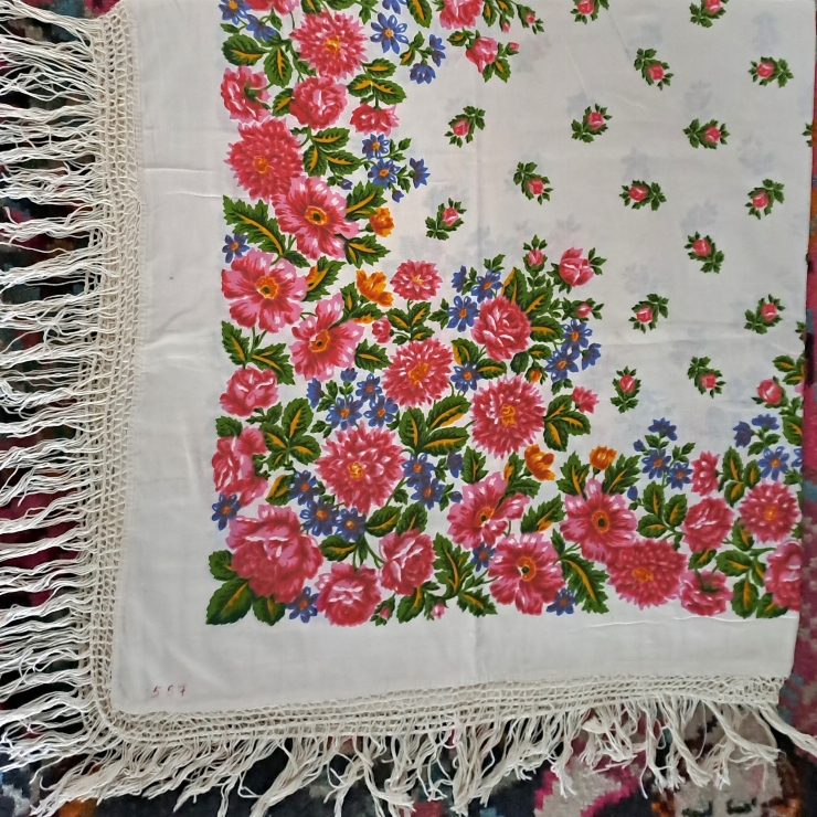 Basma  de  bumbac  cu franjuri ( șalincă)