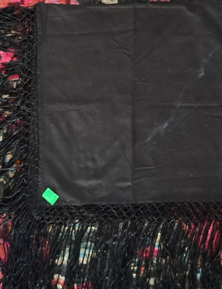 Basma  de  lână  cu franjuri ( șalincă)