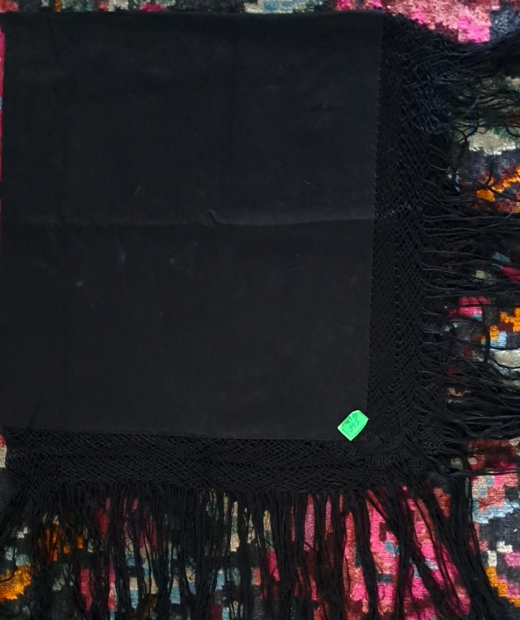 Basma  de  lână  cu franjuri ( șalincă)