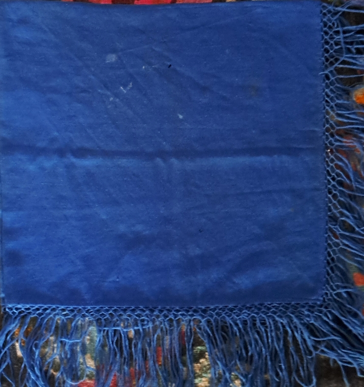 Basma  de  lână  cu franjuri ( șalincă)