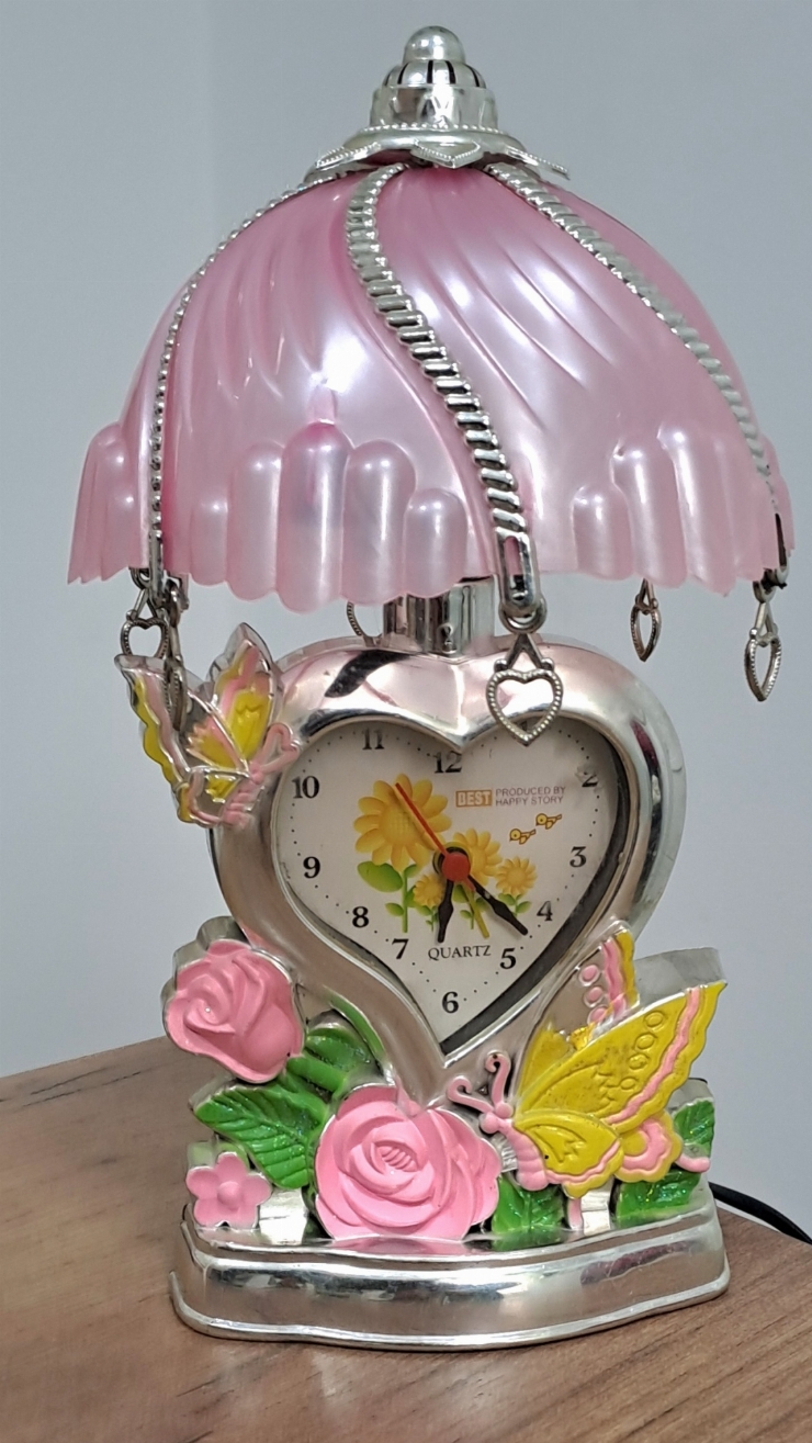 Ceas  de  masă  cu baterii.