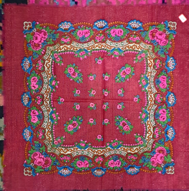 Basma  de  lână  tradițională cu fir metalic 