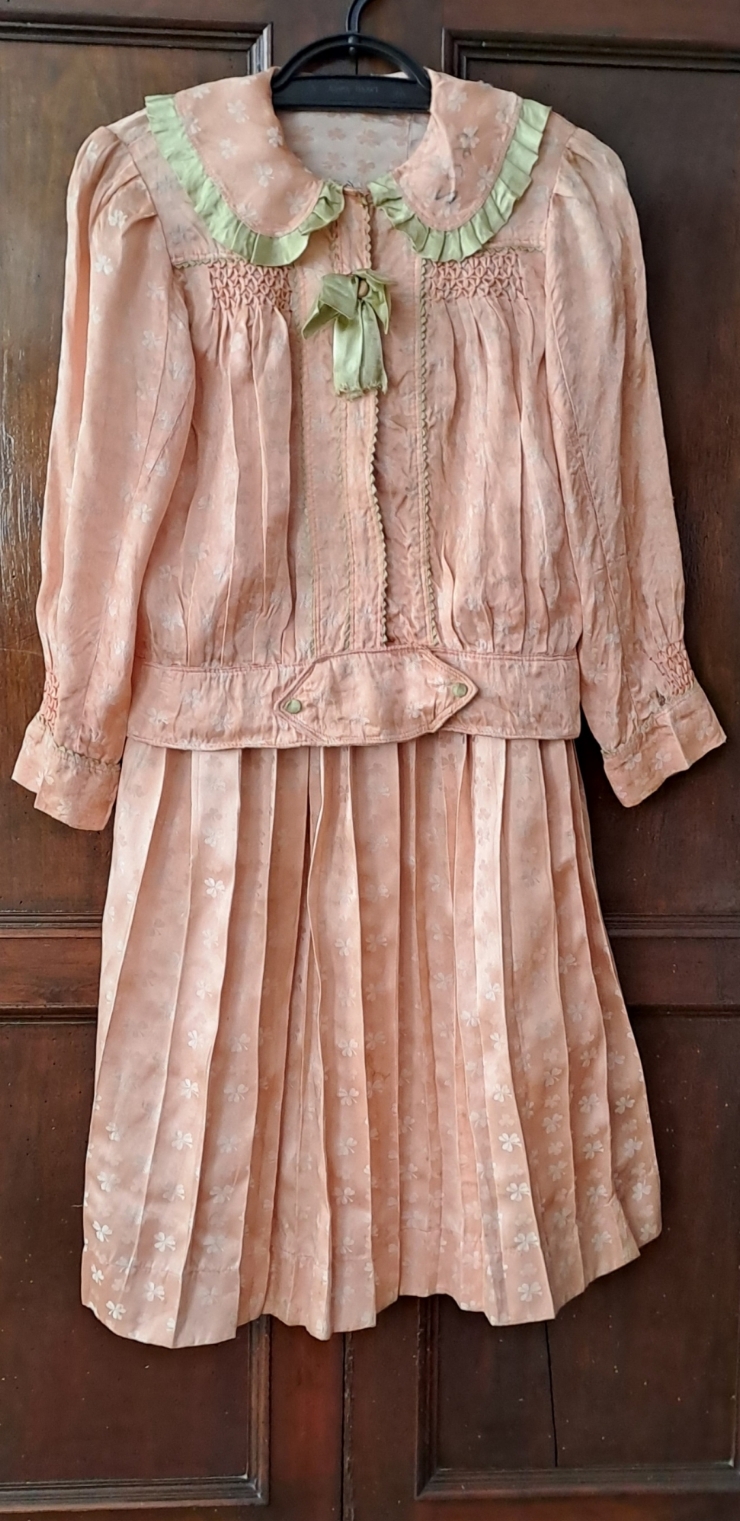 Costum  pentru  doamne 