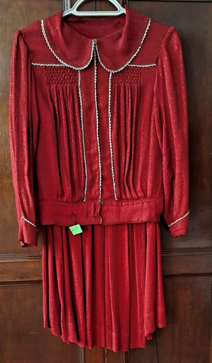 Costum  pentru  doamne 