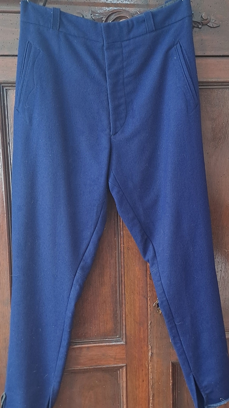 Pantaloni    bărbătești