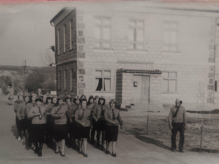 Fotografia echipei de fete a Colhozului Moldova