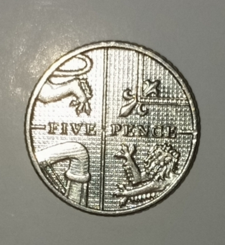 Monedă 5 pence