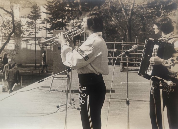 Fotografia  membrilor Ansamblului familial Crăciun