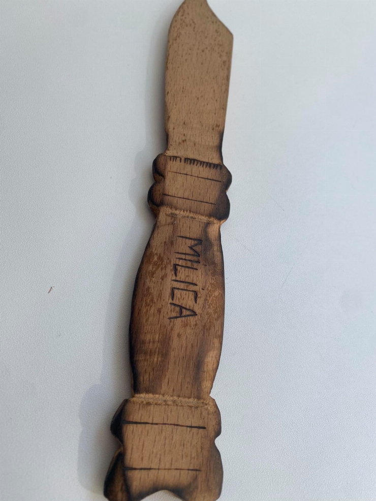 Cuțit din lemn