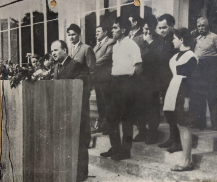 Fotografia de  deschidere a librăriei