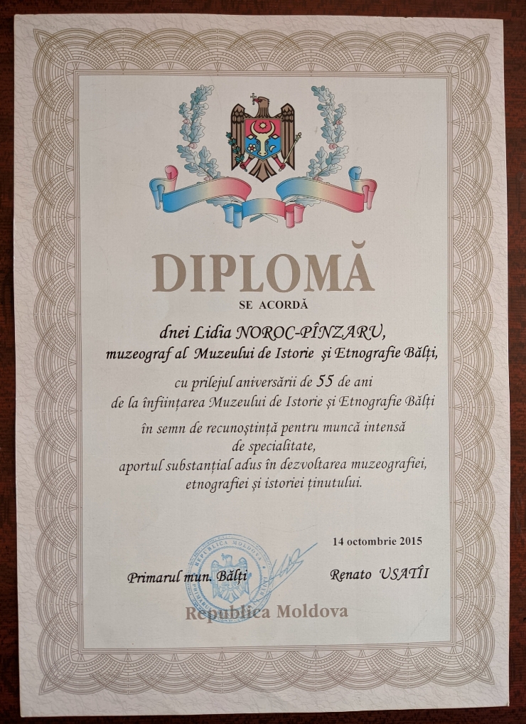 Diplomă d-nei Lidia Noroc-Pînzaru cu prilejul aniversării de 55 de ani de la înființarea Muzeului...