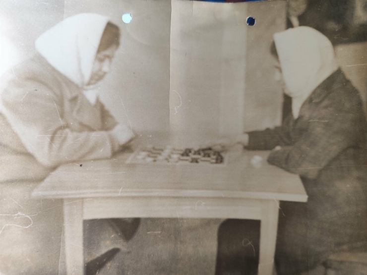 Fotografie ,,Joc de dame,,