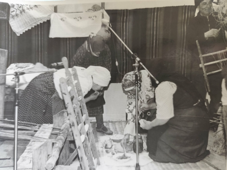 Fotografie ,,Tradiții și obiceiuri de iarnă,,