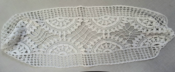 Dantelă pentru față de pernă