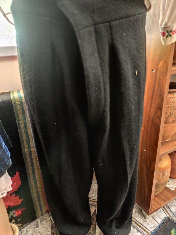 Pantaloni bărbătești