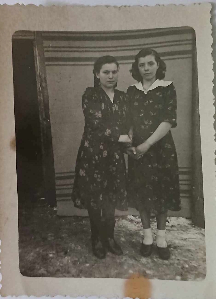 Ana și Fedora Hinculov deportate în an.1941 