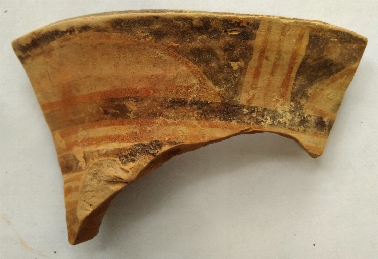 Fragment de vas cu corpul bitronconic
