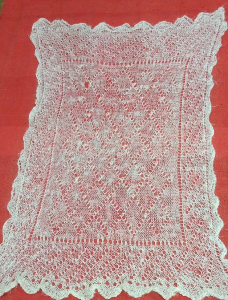 Șal lucrat manual