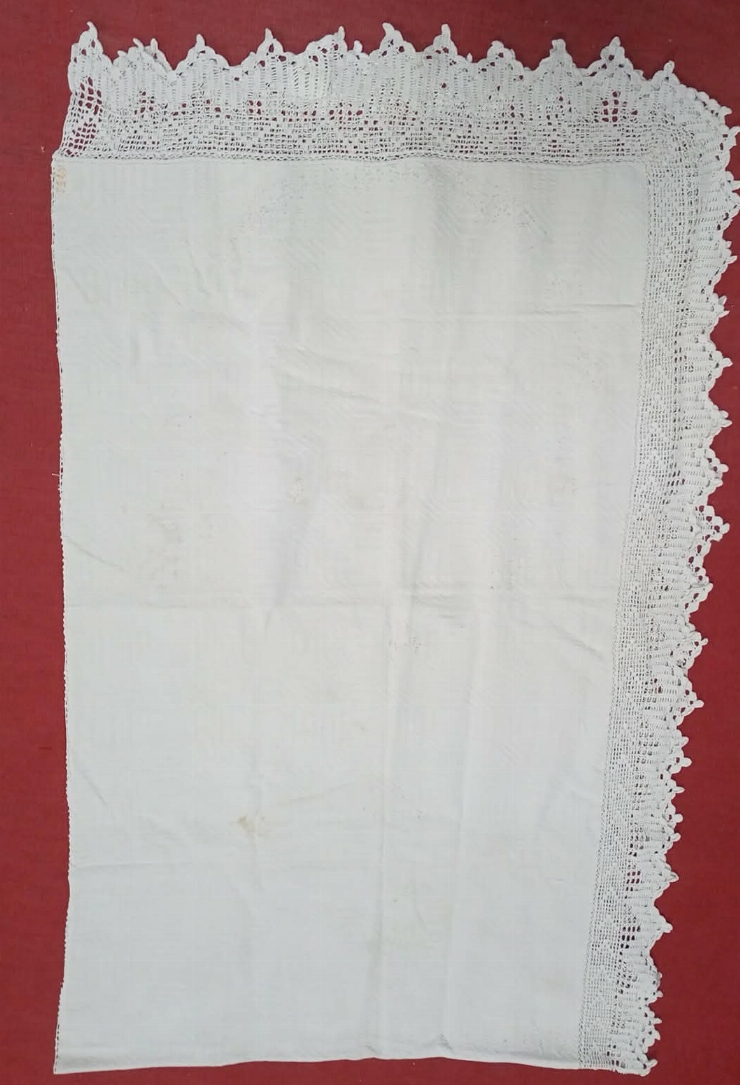 Ștergar  decorativ cu dantelă 