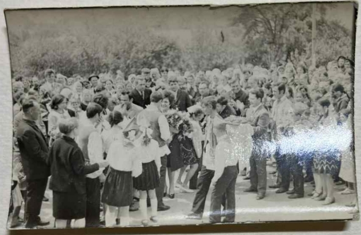 Întilnirea alegătorilor cu candidatul în deputați ai Sovietului Suprem al URSS -Maria Bieșu