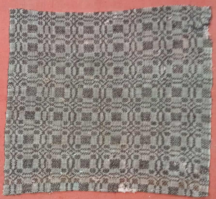 Fragment de țesătură decorativă