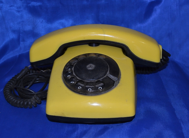 Telefon fix cu fir