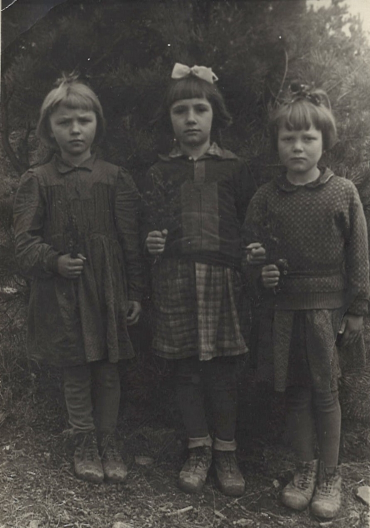 Copacinschi Olga împreună cu prietenele în Siberia