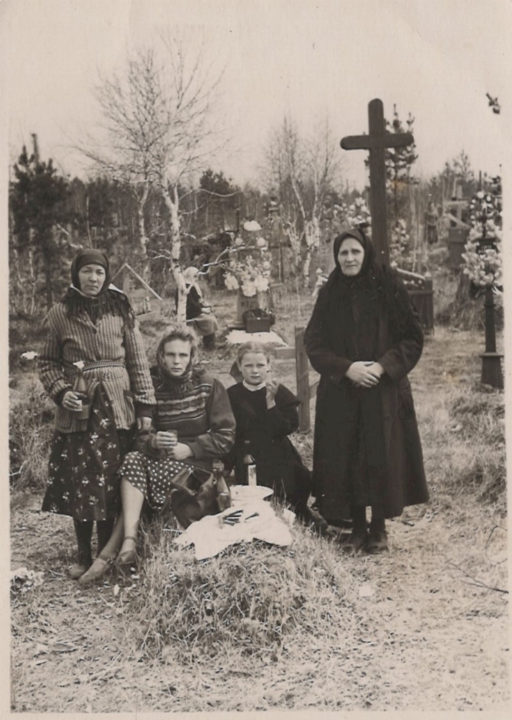 La mormântul lui Vișnevschi  Nicolae din Siberia