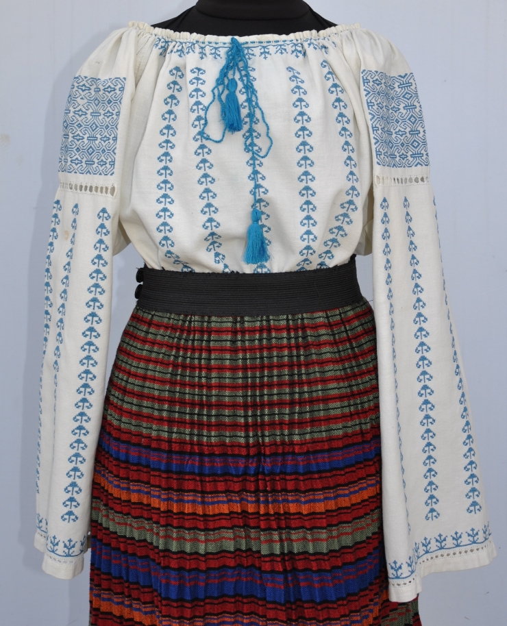 Cămașă încrețită la gât