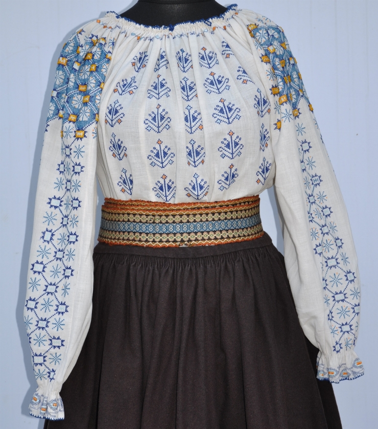 Cămașă încrețită la gât