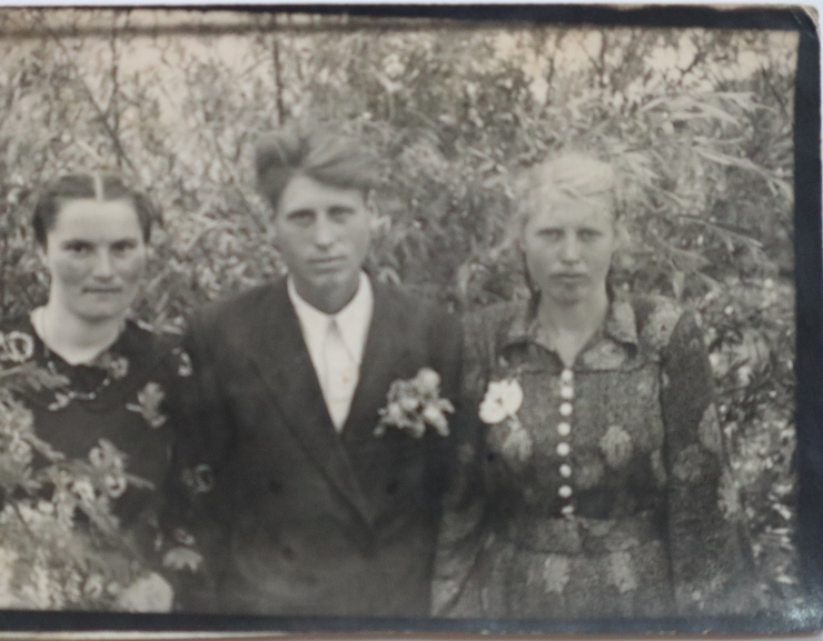 Fotografie de portret. Ciumac E.,Lombarschi Vasile,Lombarschi Ioana ,s.Hlinaia