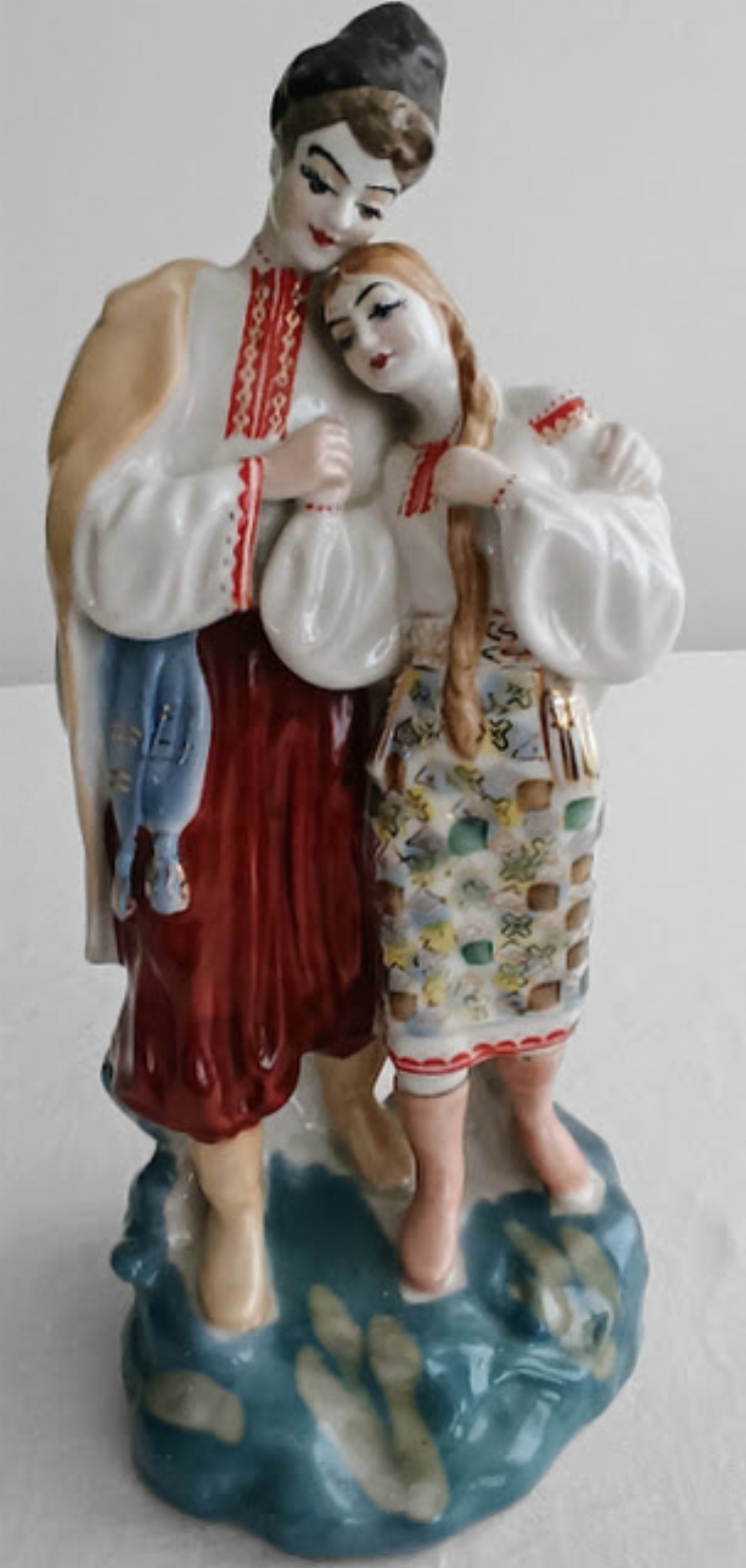 Obiecte decorative.  Statuetă.   ,, Taran   și   țărăncuța ”